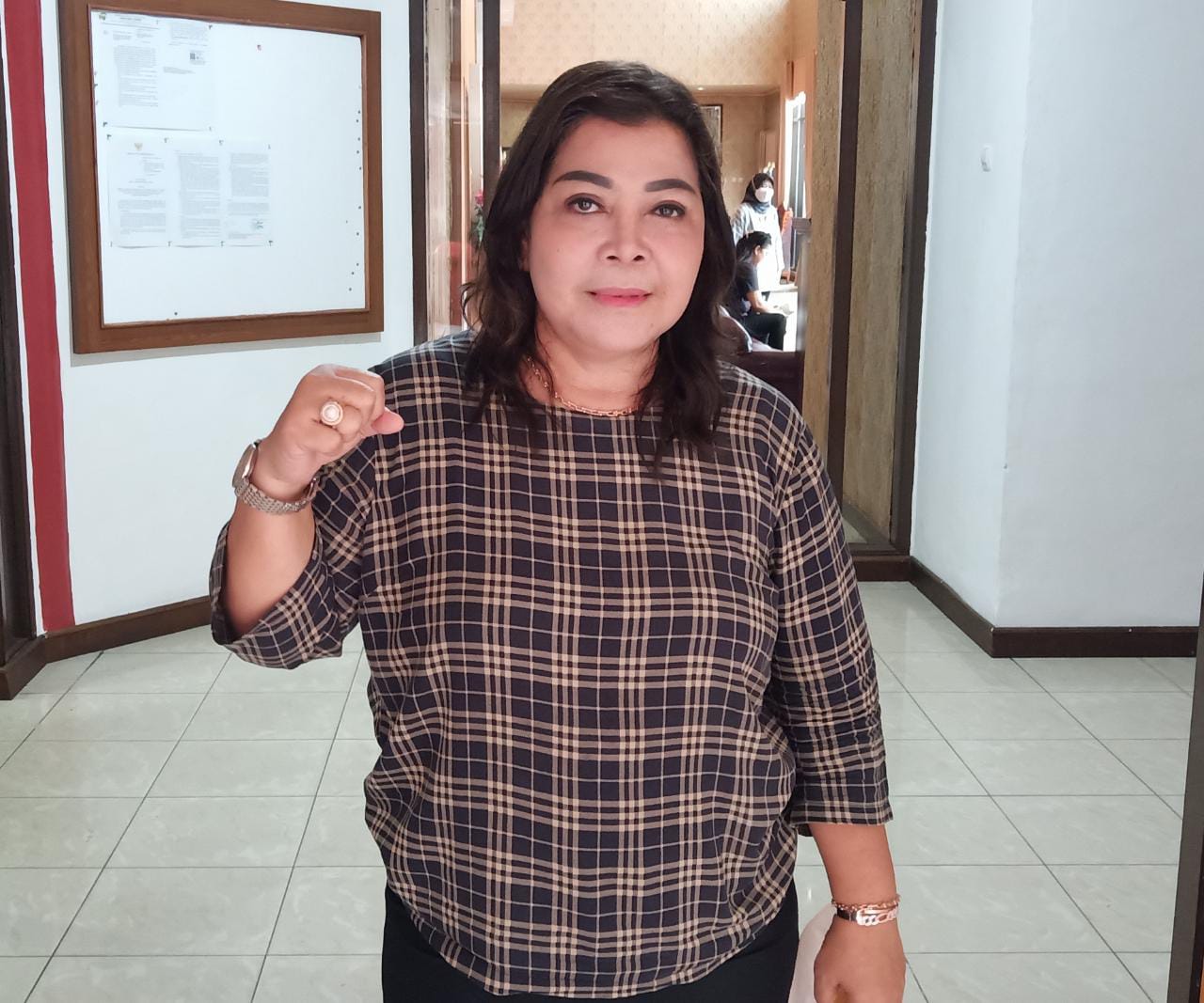 nenie kotak