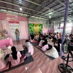 FOTO IST KALTENGKITA/SUKARELAWAN GANJAR/PELATIHAN : Sukarelawan Srikandi Ganjar Kalimantan Tengah (Kalteng) membuat gelang dan cincin manik-manik atau kerajinan tangan.